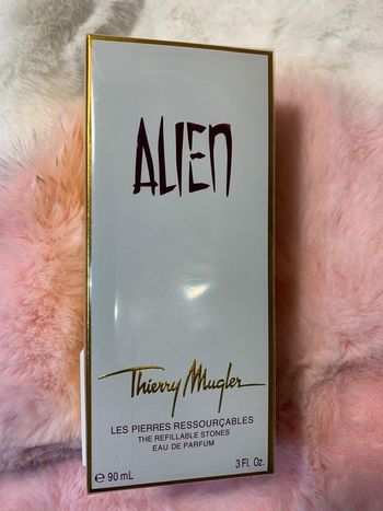 Alien mugler