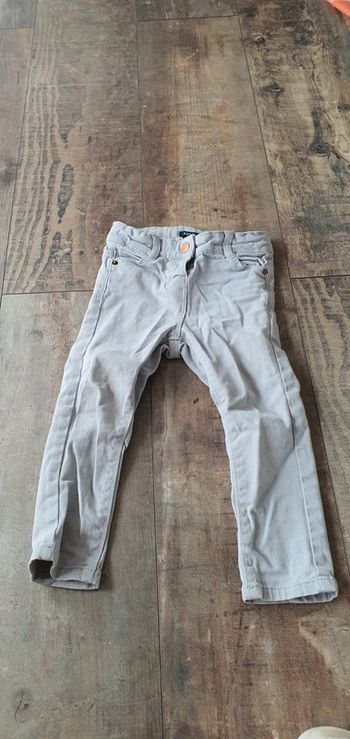 Pantalon kiabi 24 mois en très bon état