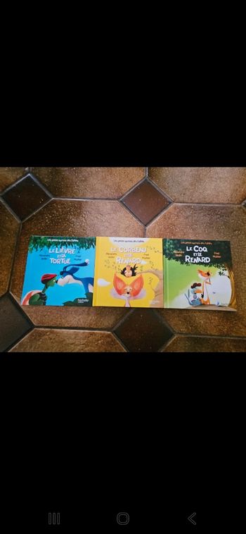 Lot de 3 livres  " le petit secret des fables"