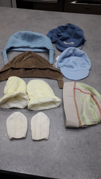 Bonnets +casquettes +gants