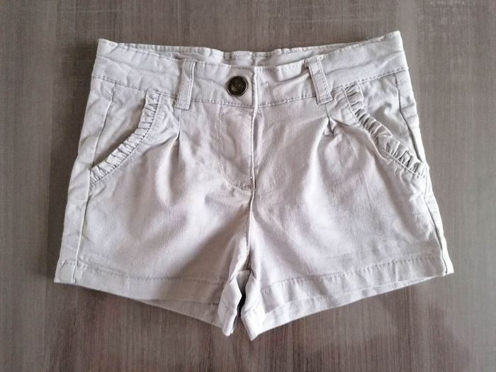 Short gris 4 ans