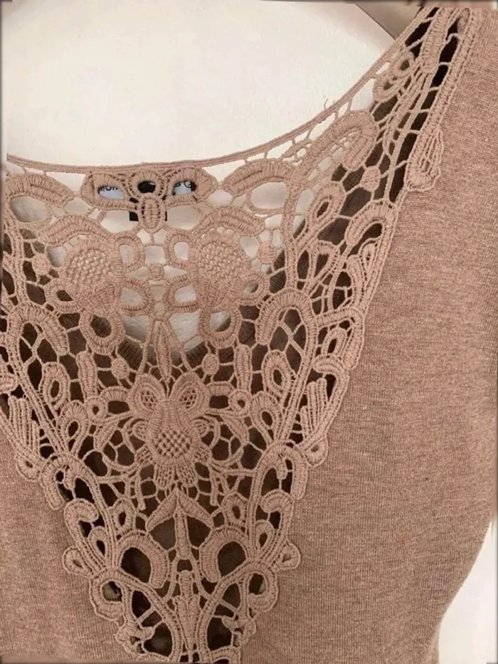 Haut avec dentelle  dos  Taille Unique  /38 - photo numéro 7
