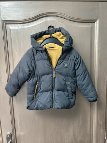 Doudoune manteau gris et double moutarde 3 ans