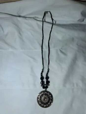 Collier à pendentif