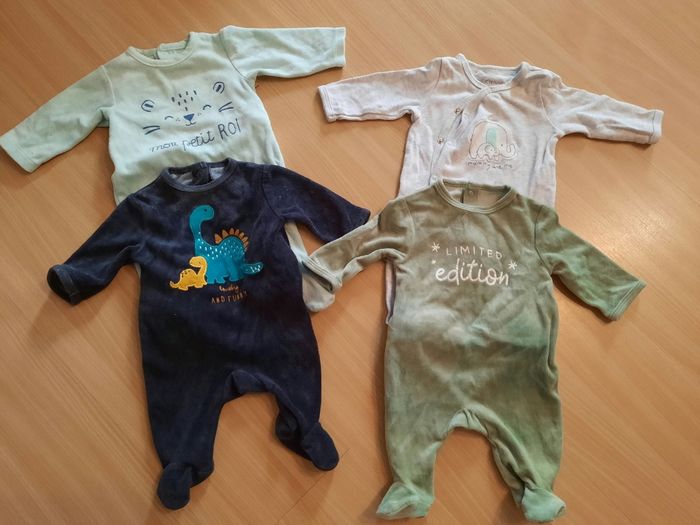 Lot vêtements 1 mois - photo numéro 3