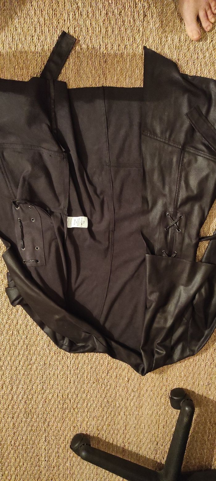 Veste noire longueur mi-cuisse - photo numéro 2