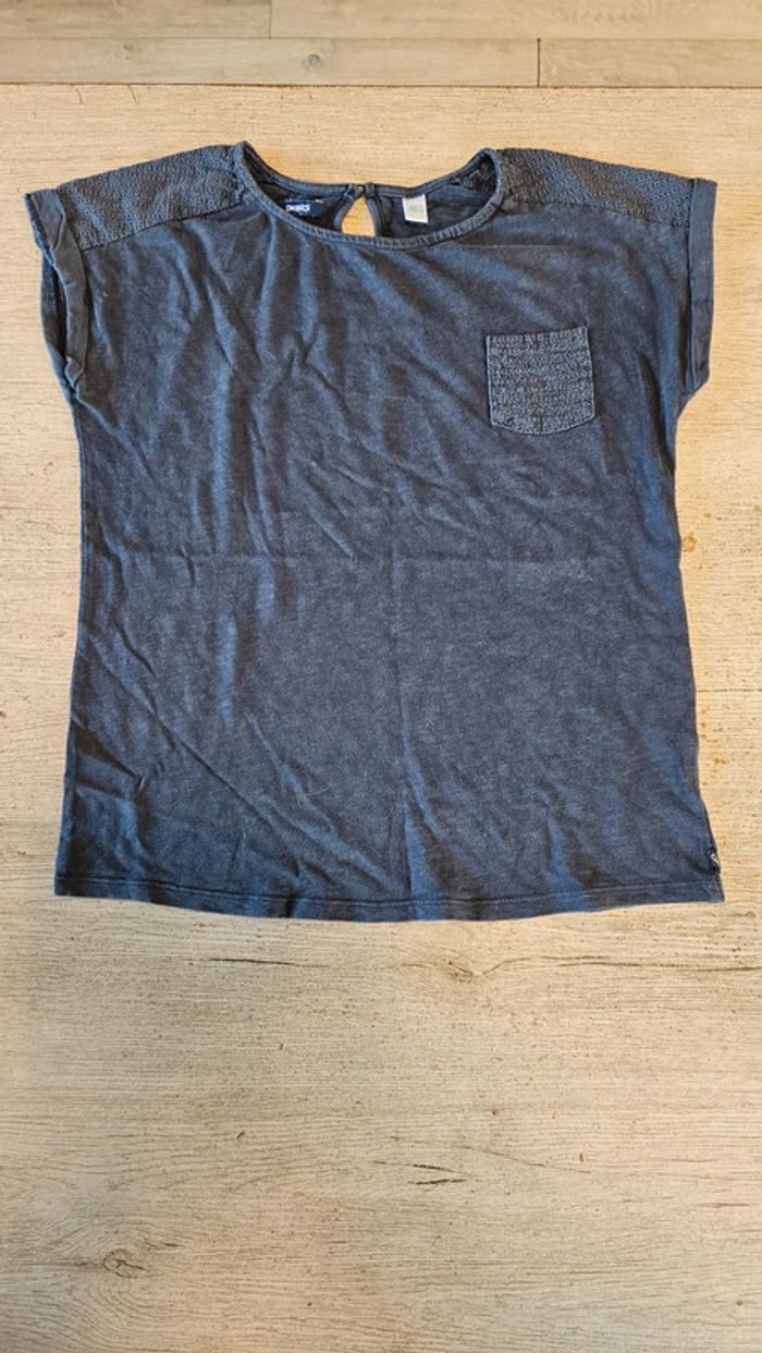 Blouse grise délavée, à manches courtes, avec broderie, Okaïdi, 14 ans, nickel - photo numéro 2