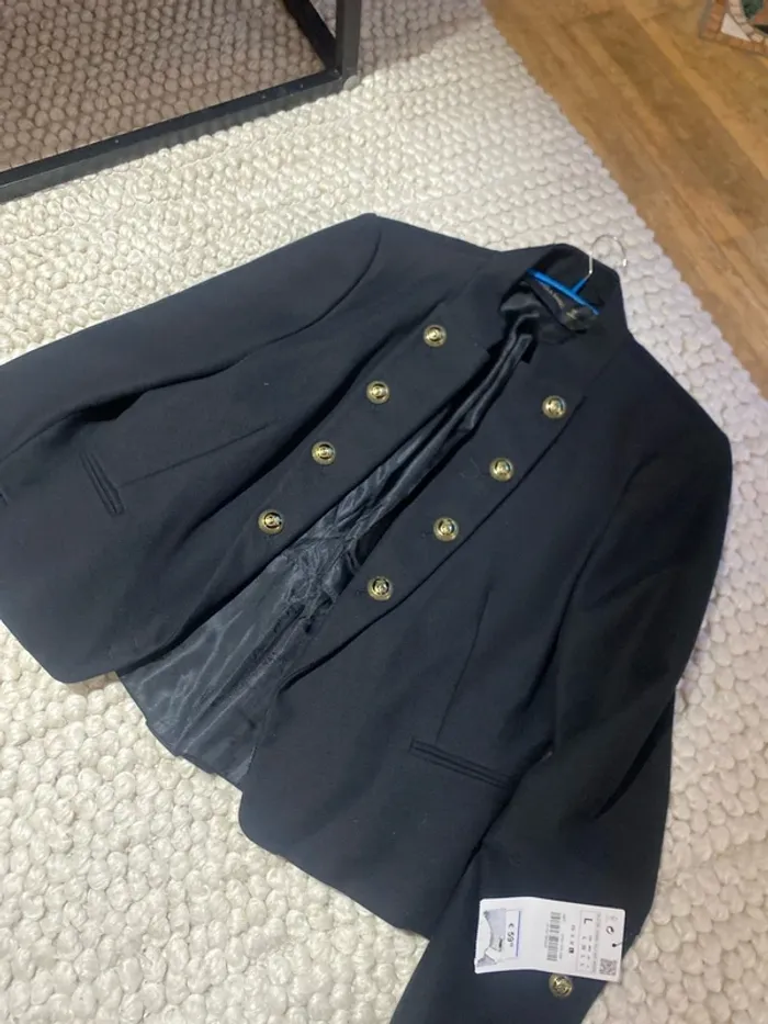 Blazer mit Goldknöpfen - photo numéro 2
