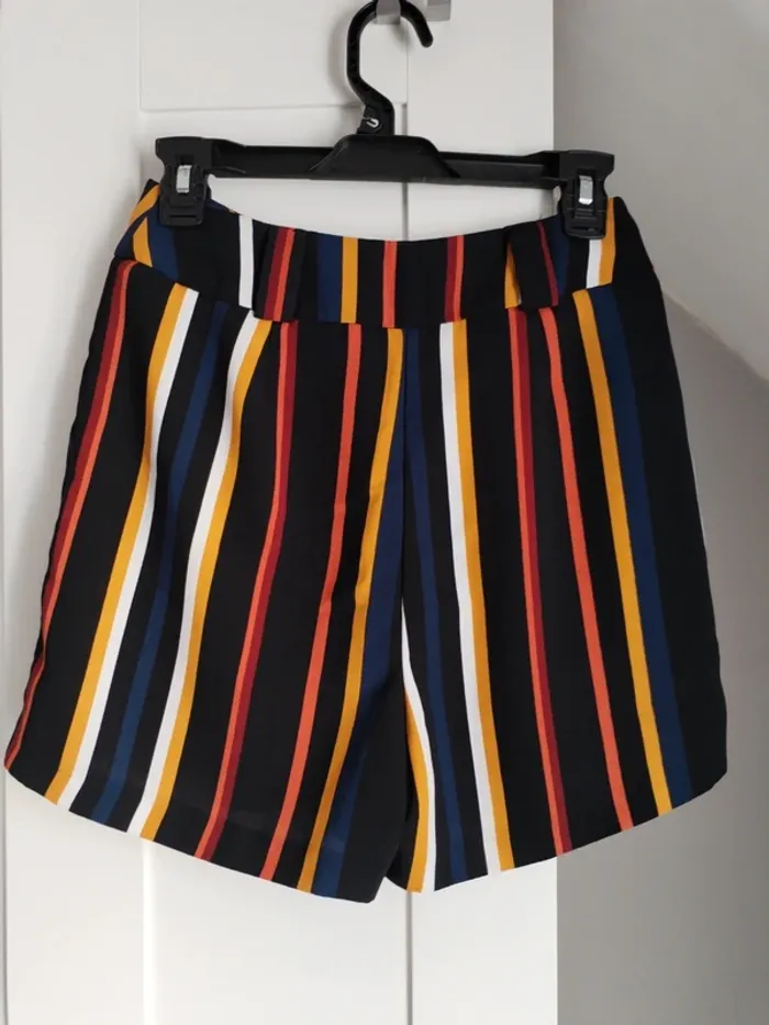 Short à rayures - photo numéro 4