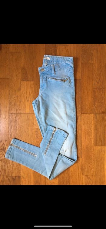 Jean bleu clair délavé