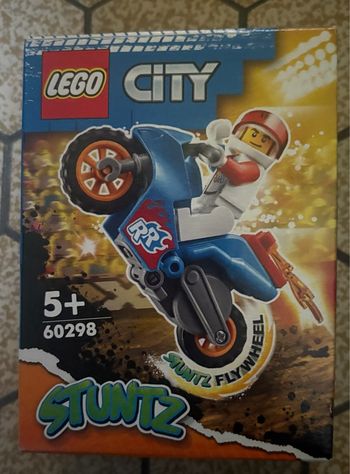 LEGO City Stuntz 60298 La Moto de Cascade Fusée