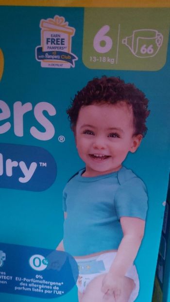 Couches pampers taille 6