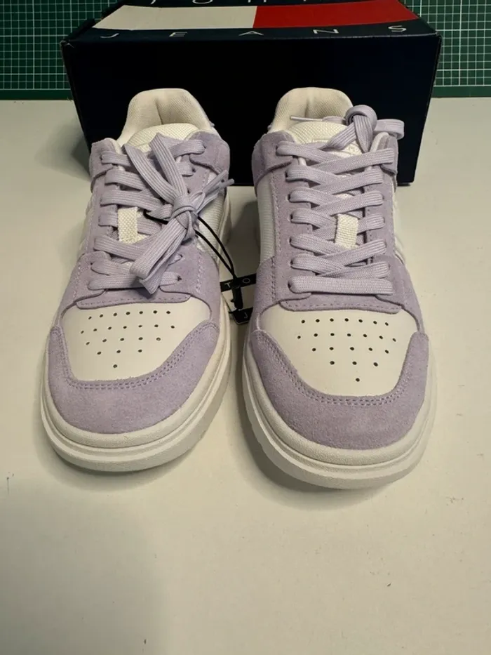 Baskets Tommy Jeans the brooklyn sued lavender flower. Neuves dans leur boîte. Taille 37 - photo numéro 3
