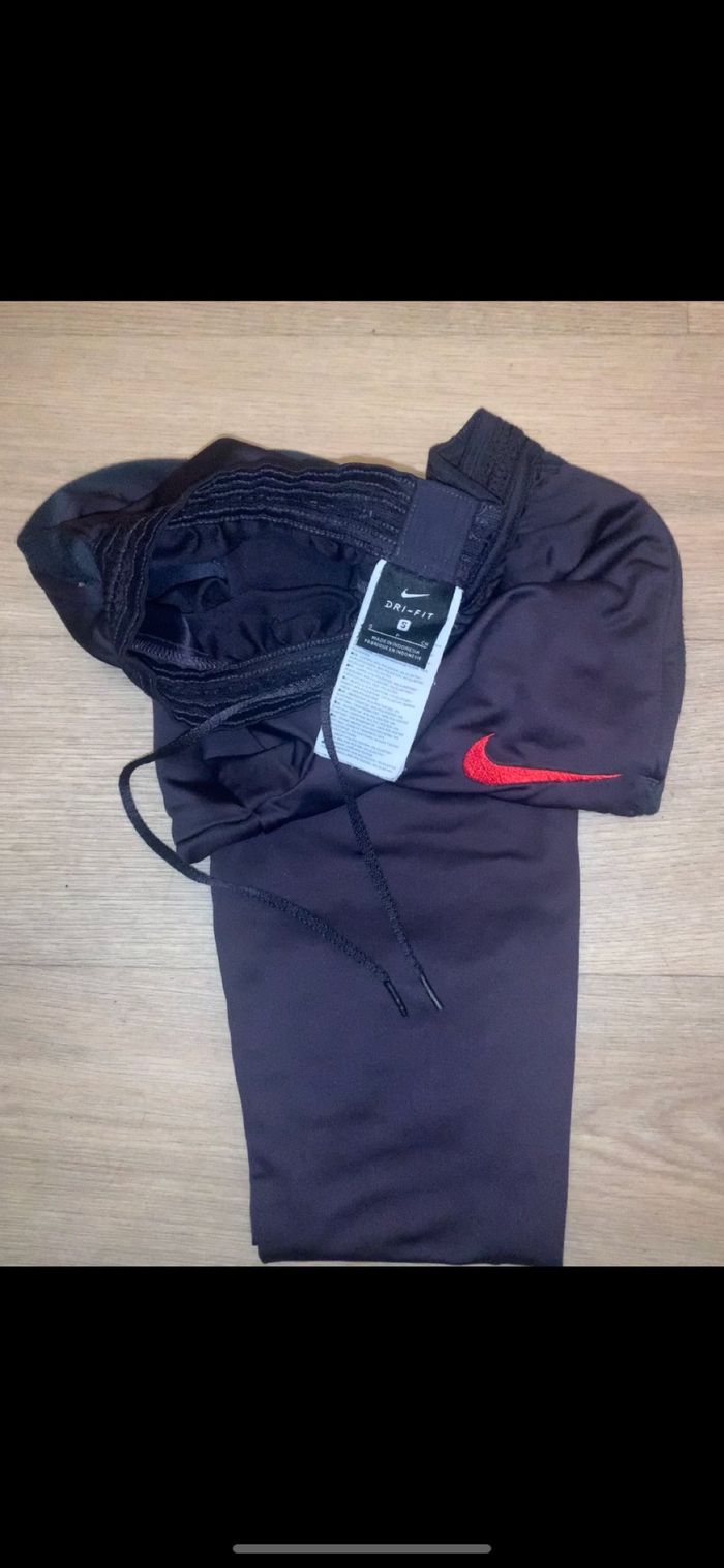 Jogging nike Paris saint germains taille S adulte