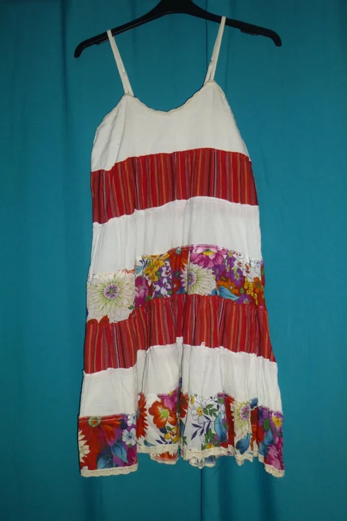 superbe robe d'été à bretelle khol taille 42