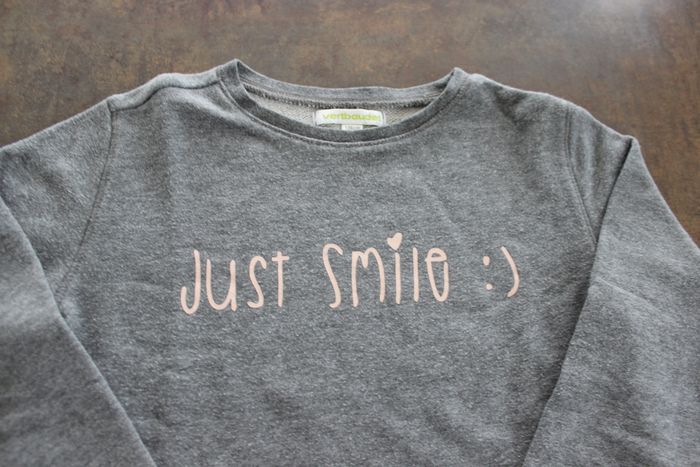 Sweat-shirt gris "Just Smile" 8 ans - photo numéro 2
