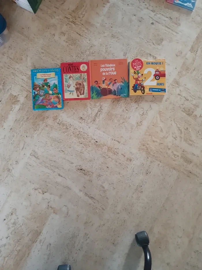 Lot de 4 livres pour enfants