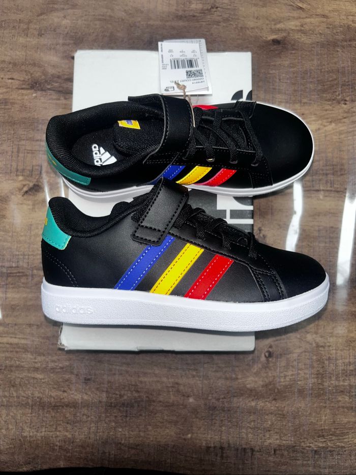 Baskets adidas neuf - photo numéro 2