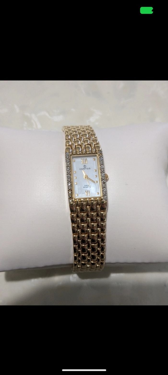 Magnifique montre classique vintage Certus en plaqué or, boîtier serti de 0, 20 carats de diamants et cadran en nacre véritable. - photo numéro 3
