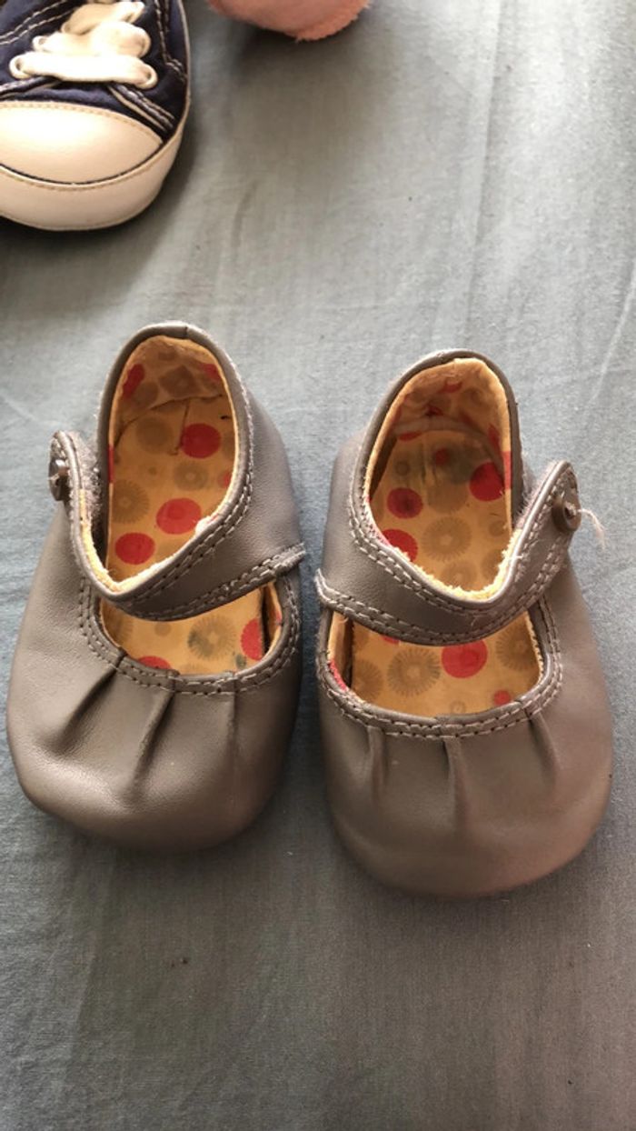 Chaussure bébé - photo numéro 1