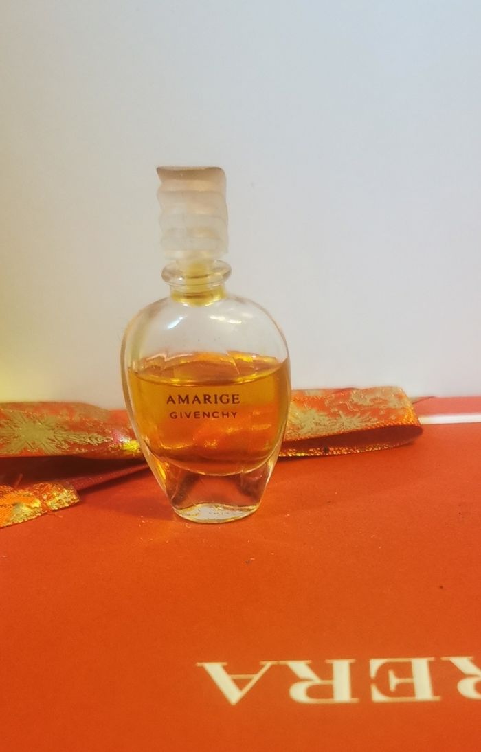 Miniature parfum Givenchy Amarige - photo numéro 2