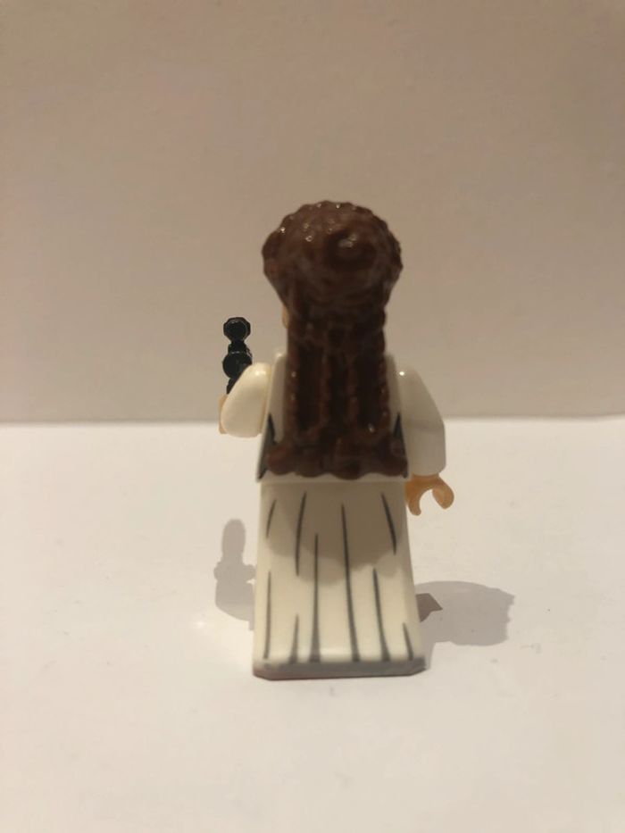 Figurine type lego Princesse Leia. Star Wars - photo numéro 3