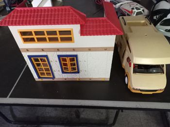 LOT PLAYMOBIL CAMPING CAR ET MAISON DE CAMPAGNE