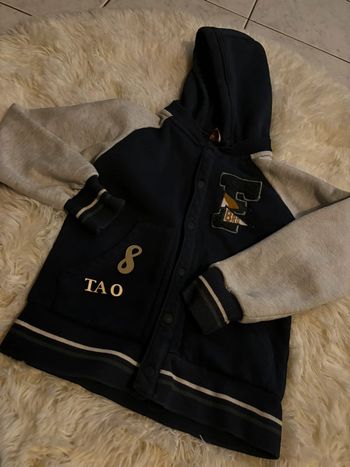 Gilet à capuche