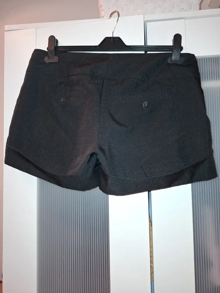 Short noir - photo numéro 2