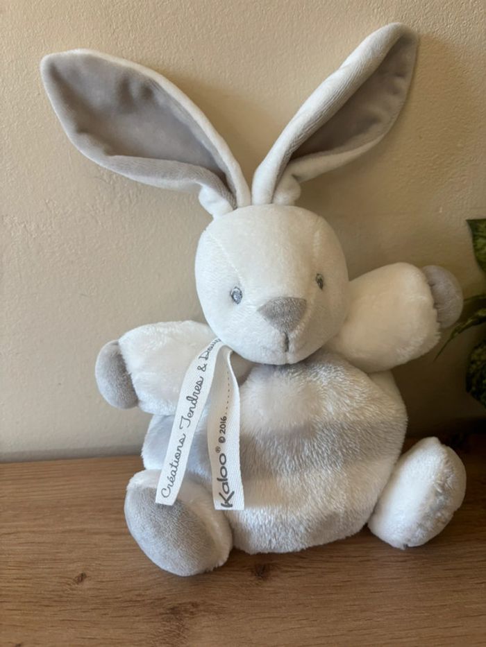 Neuf doudou lapin patapouf boule blanc rayé gris kaloo - photo numéro 2