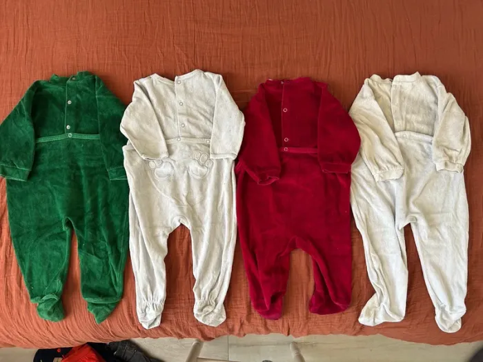 Lot 4 pyjamas 12 mois - photo numéro 3