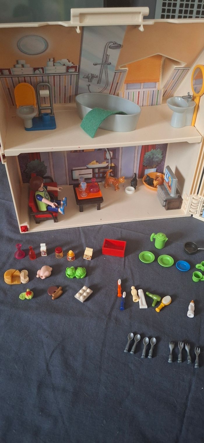 🏠 Maison Playmobil Portative + Mobilier + 3 Personnages + Nombreux Accessoires - photo numéro 2