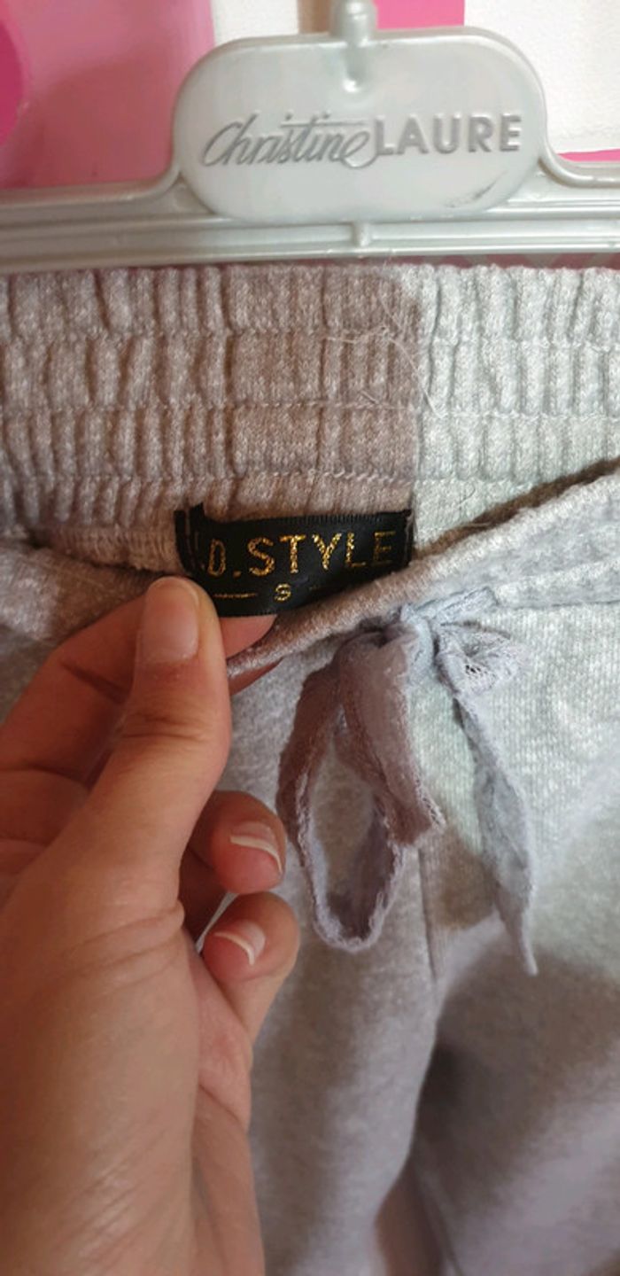 Pantalon confortable détail dentelle sur les côtés - photo numéro 3
