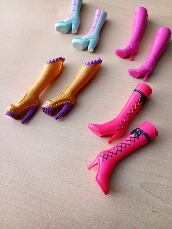 Lot de 4 paires de bottes & cuissardes pour poupée Barbie - photo numéro 2