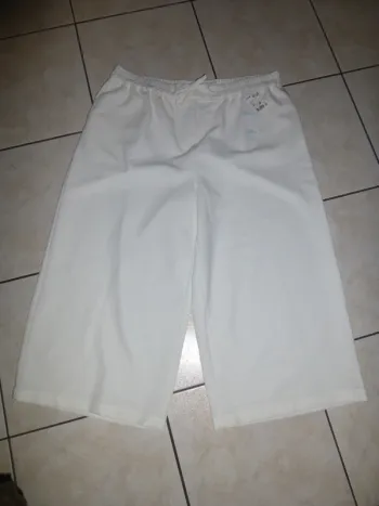pantacourt pantalon blanc KIABI taille M