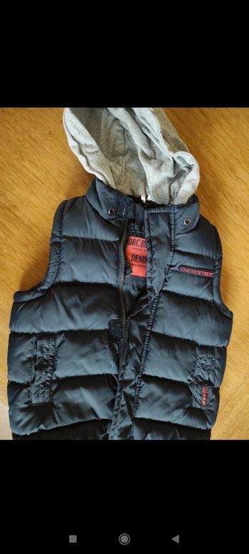 Doudoune sans manche à capuche