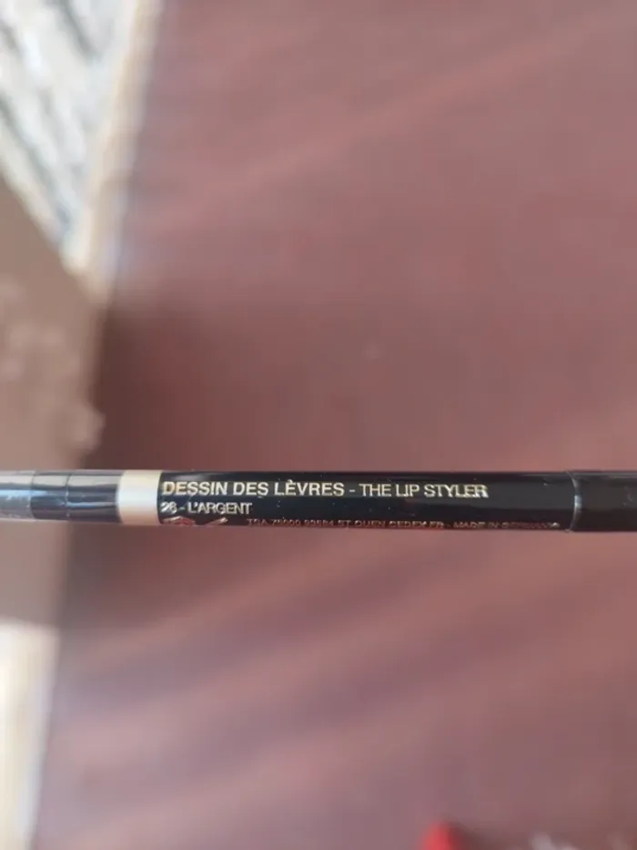 Crayon contour à lèvres Yves Saint Laurent argent n°26 - photo numéro 5