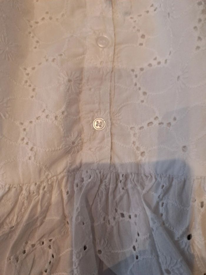 Joli haut brodé u collection - photo numéro 4