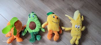 lot de 4 peluches fruits et légumes 