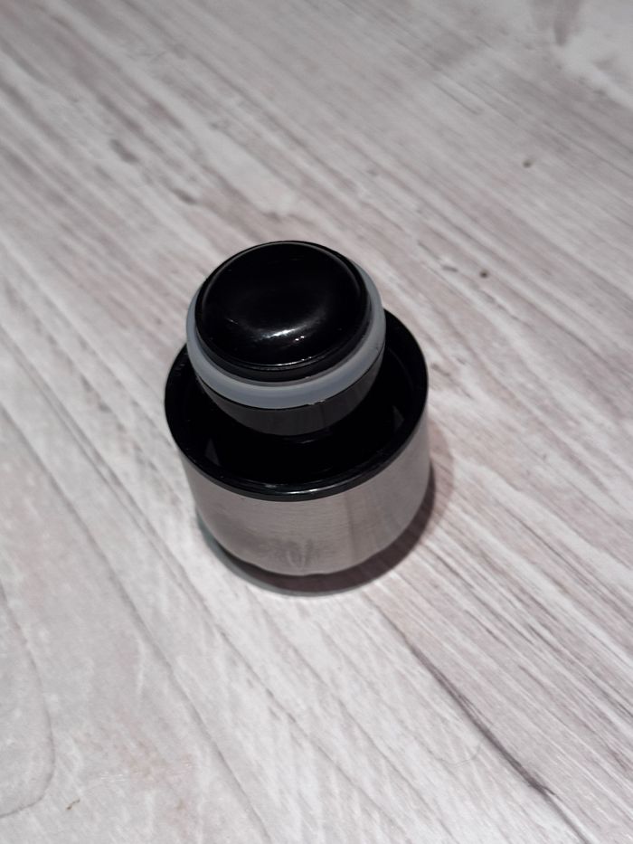Gourde thermo Stitch neuve - photo numéro 4