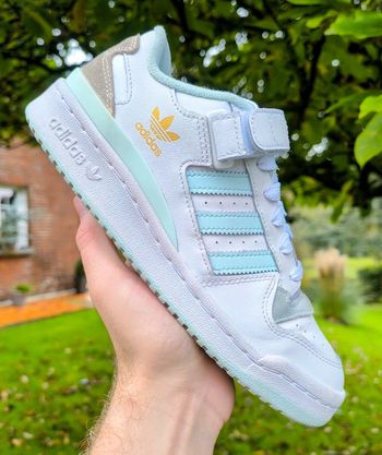 Baskets adidas forum low a scratch comme neuves pointure 38