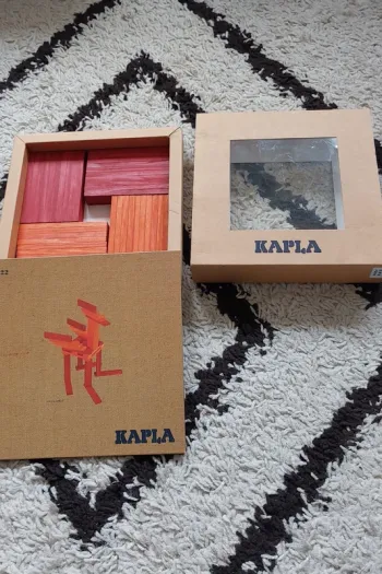Boite de kaplas avec le livre