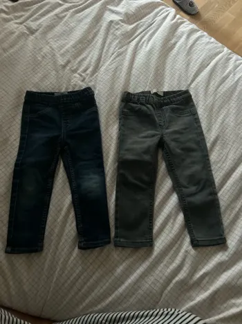 Lot de 2 jean Lévis 2/3 ans