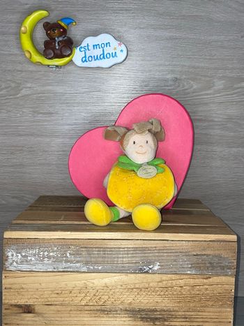 DDC531 doudou et compagnie poupée ananas 🍍 