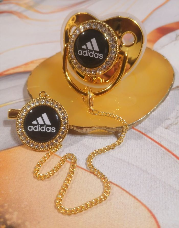 Tétine Adidas doré - photo numéro 2