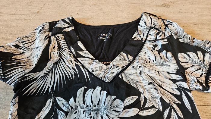 Blouse noire à dessin blanc, manches coirtes, broderie, Camaïeu, taille XS, neuve - photo numéro 5