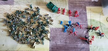 Lot de 130-140 personnages