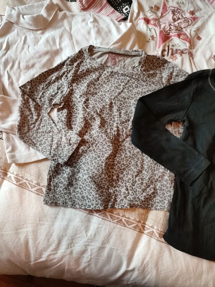 Lots pulls taille 6 ans - photo numéro 3