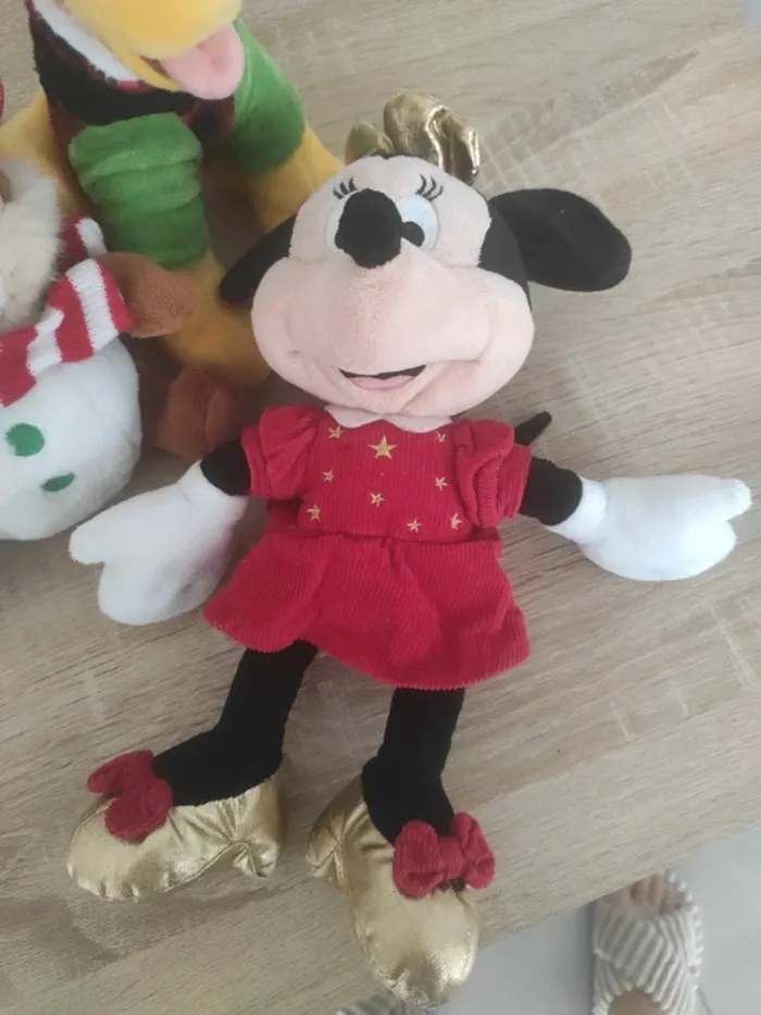 Lot peluches disney - photo numéro 2