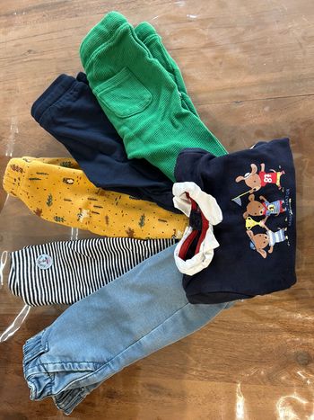 Lot de 5 pantalons et 1 pull